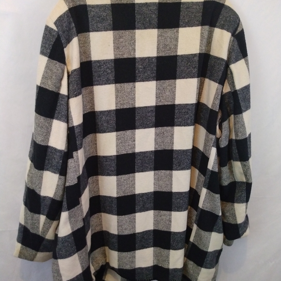 Katherine Deene Checked Wool Jacket - Picture 12 of 14